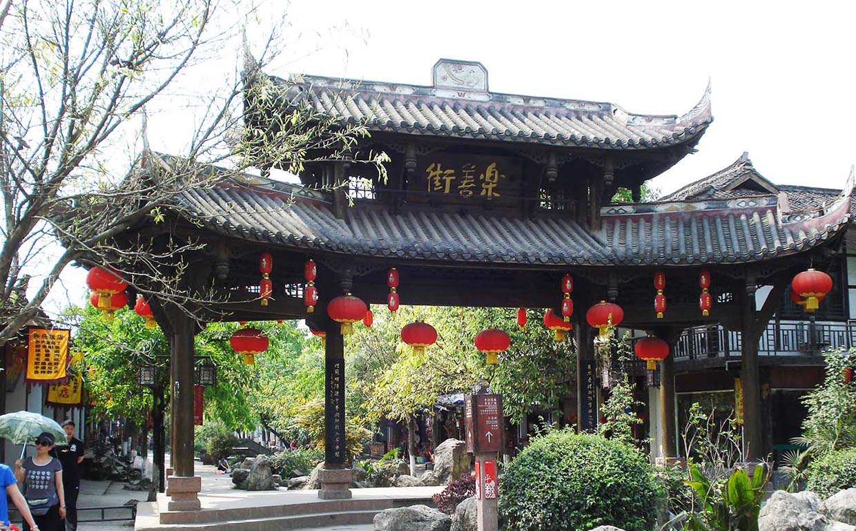 邛崃市红木牌匾定制：寺庙宗祠,园林景观,创意招牌,抱柱对联