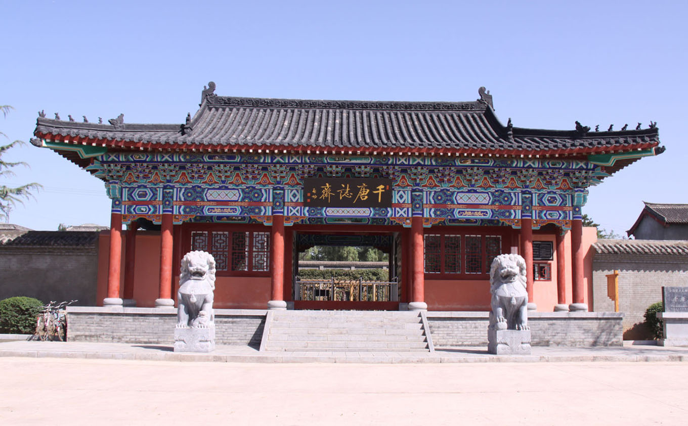 洛阳红木牌匾定制：寺庙宗祠,园林景观,创意招牌,抱柱对联