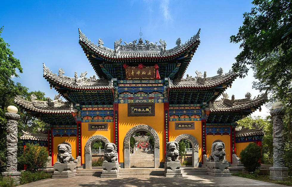 平凉红木牌匾定制：寺庙宗祠,园林景观,创意招牌,抱柱对联