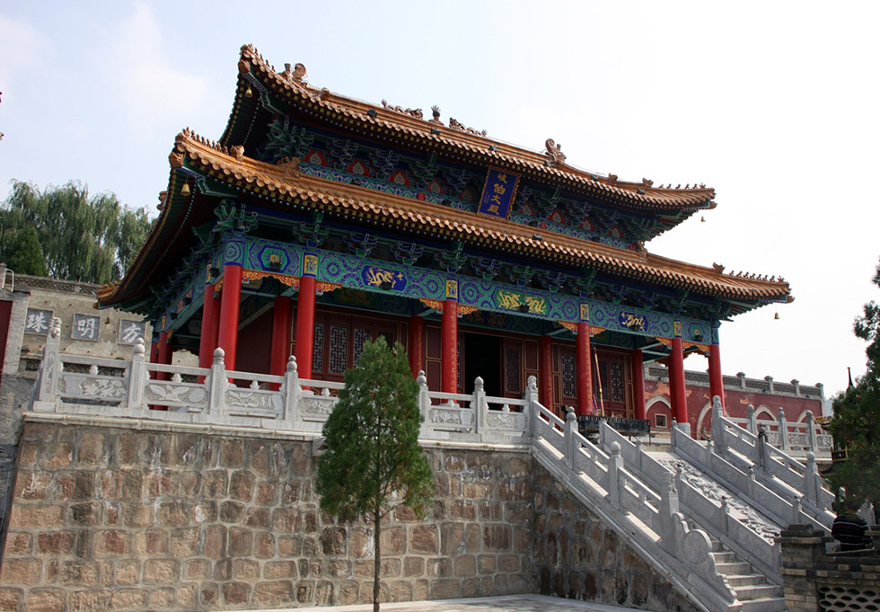 庆阳红木牌匾定制：寺庙宗祠,园林景观,创意招牌,抱柱对联