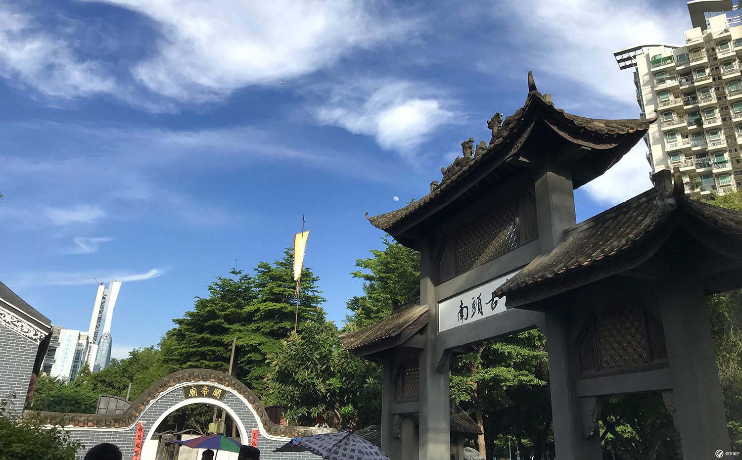 南山区红木牌匾定制：寺庙宗祠,园林景观,创意招牌,抱柱对联