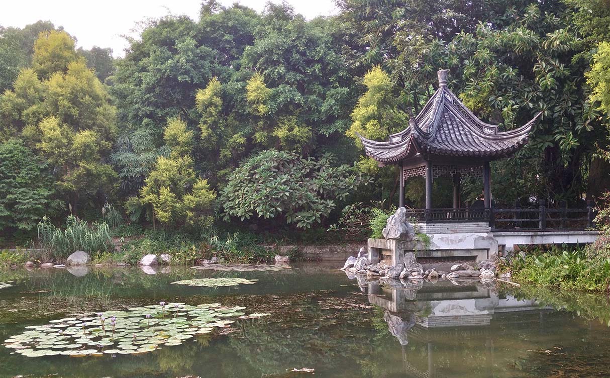 福田区红木牌匾定制：寺庙宗祠,园林景观,创意招牌,抱柱对联